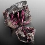 Erythrite<br />Agoudal Centre Quarry, Tansifite, Agdz, Bou Azzer mining district, Zagora Province, Drâa-Tafilalet Region, Morocco<br />8.5 x 5 x 7 cm / main crystal: 4.0 cm<br /> (Author: MIM Museum)
