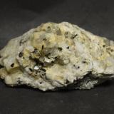 Microclina, Chorlo, Cuarzo<br />Yacimiento Trascastillo, Trascastillo, Cártama, Comarca Valle del Guadalhorce, Málaga, Andalucía, España<br />8 x 4 cm<br /> (Autor: UVmineral)