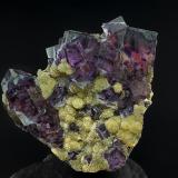 Fluorite, Muscovite<br />Yindu, Hexigten Banner (Kèshíkèténg Qí), Chifeng (Ulanhad), Inner Mongolia Autonomous Region, China<br />7.4 x 6.4 cm<br /> (Author: am mizunaka)