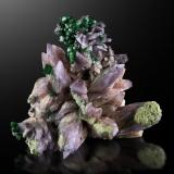 PrehnitaMina Jeffrey, Asbestos, Les Sources RCM, Estrie, Québec, Canadá5.5 x 4 x 5.5 cm / cristal principal: 3 cm (Autor: Museo MIM)