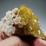 Fluorite, DolomiteMina Moscona, El Llano, Solís, Corvera de Asturias, Comarca Avilés, Principado de Asturias (Asturias), España82 mm x 52 mm x 53 mm (Author: Don Lum)