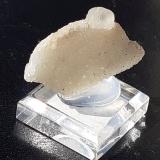 Fluorite, Quartz<br />State road S 303, Hongling, Wuyishan, Nanping Prefecture, Fujian Province, China<br />2,5 x 2 cm<br /> (Author: Volkmar Stingl)