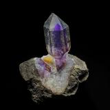 Quartz (variety amethyst)<br />Goboboseb Mountains, Brandberg area, Erongo Region, Namibia<br />4.3 x 5.8 cm<br /> (Author: am mizunaka)