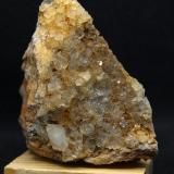 Fluorita y Celestina<br />Cantera Fuentecilla, Cabezo del Polovar, Villena, Comarca Alto Vinalopó, Alicante / Alacant, Comunidad Valenciana / Comunitat Valenciana, España<br />8.5 x 6 cm<br /> (Autor: Pedro Antonio)