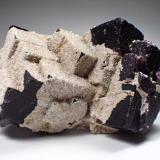 Fluorite, BaryteCave-in-Rock, Sub-Distrito Cave-in-Rock, Condado Hardin, Illinois, USA147 mm x 90 mm x 86 mm (Author: Don Lum)