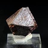 Magnetita<br />Bahia, Región Nordeste, Brasil<br />4 x 3 cm.<br /> (Autor: Antonio P. López)