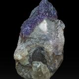 Quartz (variety amethyst), Quartz (variety smoky quartz), Quartz<br />Ewingar State Forest, Drake County, New South Wales, Australia<br />12.2 x 7.5 cm<br /> (Author: am mizunaka)