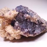 Fluorite, CalciteSub-Distrito Cave-in-Rock, Condado Hardin, Illinois, USA94 mm x 62 mm x 48 mm (Author: Don Lum)