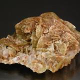 Siderite and CalciteLa Mure minas de carbón, La Mure, Matheysine-Trièves, Grenoble, Isère, Auvergne-Rhône-Alpes, Francia6.6 x 4.5 x 3.6 cm (Author: Michael Shaw)