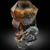 Quartz<br />Kullu District, Himachal Pradesh, India<br />16.5 x 9 x 6.5 cm / main crystal: 9.7 cm<br /> (Author: MIM Museum)