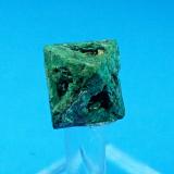 Malachite after CupriteChessy-les-Mines, Les Bois d'Oingt, Villefranche-sur-Saône, Rhône, Auvergne-Rhône-Alpes, France10 mm x 9 mm x 9 mm (Author: Don Lum)