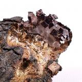 Silver, CalciteMina Bouismas, Agdz, distrito minero Bou Azzer, Provincia Zagora, Región Drâa-Tafilalet, Marruecos50 mm x 32 mm x 15 mm (Author: Don Lum)