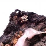 Silver, CalciteMina Bouismas, Agdz, distrito minero Bou Azzer, Provincia Zagora, Región Drâa-Tafilalet, Marruecos50 mm x 32 mm x 15 mm (Author: Don Lum)