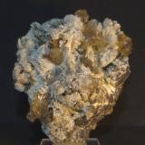 Prehnita y CuarzoCantera Minera I, Cerro de los Serranos, Lebrija, Comarca Bajo Guadalquivir, Sevilla, Andalucía, España7 x 5,5 x 4 cm. (Autor: Felipe Abolafia)
