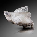 Quartz (japan law twin)<br />Brumado, Bahia, Northeast Region, Brazil<br />6 x 6.5 x 11.5 cm / main crystal: 11.3 cm<br /> (Author: MIM Museum)