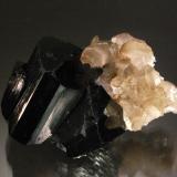 SchorlMonte Erongo, Usakos, Región Erongo, Namibia6.2 x 3.7 x 3.3 cm (Author: Michael Shaw)
