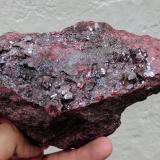 CinabrioAlmaden Mine, Almadén, Comarca Valle de Alcudia, Ciudad Real, Castilla-La Mancha, Spain14,6 x 7,5 x 6,5 cm (Autor: carles)