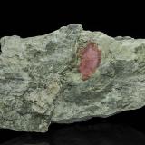 Rhodochrosite, LithiophosphateMina Foote Lithium Co. (Mina Foote), Distrito Kings Mountain, Condado Cleveland, North Carolina, USA14.5 x 8.3 cm (Author: am mizunaka)