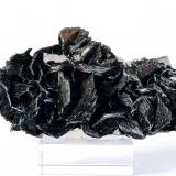 Hematite<br />La Combe de la Selle, Saint-Christophe-en-Oisans, Le Bourg d'Oisans Comune, Isère, Auvergne-Rhône-Alpes, France<br />65mm x 40mm x 20mm<br /> (Author: Philippe Durand)