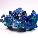 Shattuckite, Dioptase after CalciteMina Tantara, Shinkolobwe, Cinturón de cobre de Katanga, Katanga (Shaba), República Democrática del Congo (Zaire)47 mm x 27 mm x 21 mm (Author: Don Lum)