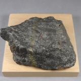 Tetraedrita (variedad tetraedrita mercurial)<br />Rudnany, Spiská Nová Ves, Distrito Spiská Nová Ves, Región Koice, Eslovaquia<br />8,7 x 5,6 x 3 cm. 276 g.<br /> (Autor: J. G. Alcolea)