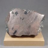 Niquelina<br />Mina Nipissing, Pozo 73, Coleman, Zona Cobalt, Región Cobalt-Gowganda, Distrito Timiskaming, Ontario, Canadá<br />9,2 x 6 x 5 cm. 802 g.<br /> (Autor: J. G. Alcolea)