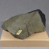 Digenita con Pirita<br />Mina Leonard, Butte, Distrito Butte, Condado Silver Bow, Montana, USA<br />8,5 x 6,1 x 4,2 cm. 332,8 g.<br /> (Autor: J. G. Alcolea)