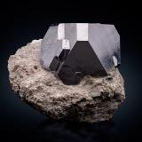 Carrollite<br />Kamoya, Kambove District, Katanga Copper Crescent, Katanga (Shaba), Democratic Republic of the Congo (Zaire)<br />10 x 10 x 8.5 cm / main crystal: 7.3 cm<br /> (Author: MIM Museum)