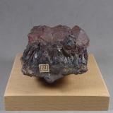 Ilmenita<br />Kragerø, Telemark, Østlandet, Noruega<br />7 x 6,1 x 4,5 cm.<br /> (Autor: J. G. Alcolea)