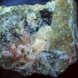 Bismuth, Baryte<br />Gnade Gottes Mine, Alter Schmiedestollen adit, Wittichen, Schenkenzell, Rottweil, Black Forest, Baden-Württemberg, Germany<br />1,2 x 1 cm<br /> (Author: Volkmar Stingl)