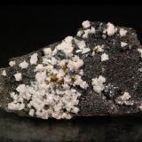 Jamesonite on QuartzMina Yaogangxian, Yizhang, Prefectura Chenzhou, Provincia Hunan, China8.0 x 4.1 x 1.8 cm (Author: Michael Shaw)