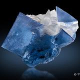 Fluorita + Calcita<br />Condado Hardin, Illinois, USA<br />5cm x 3,5cm x 4cm<br /> (Autor: Pere Alonso)