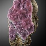 Calcita (variedad calcita cobaltífera)Solita Mine, Peramea, Baix Pallars, Comarca Pallars Sobirà, Lérida / Lleida, Catalonia / Catalunya, Spain4cm x 7cm x 4,5cm (Autor: Pere Alonso)