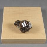 Casiterita<br />Gouveia, Distrito Guarda, Región Centro, Portugal<br />2,5 x 2,2 x 1,4 cm.<br /> (Autor: J. G. Alcolea)