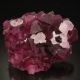 FluoriteYiwu, Prefectura Jinhua, Provincia Zhejiang, China5.7 x 4.9 x 2.2 cm (Author: Michael Shaw)