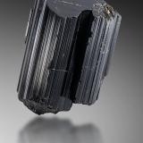 Chorlo<br />Pegmatita Golconda, Governador Valadares, Vale do Rio Doce, Minas Gerais, Brasil<br />6cm x 9cm x 4cm<br /> (Autor: Pere Alonso)