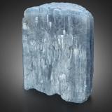 BaryliteZona Crystal Peak, Condado Teller, Colorado, USA4 x 1.5 x 5.5 cm (Author: MIM Museum)