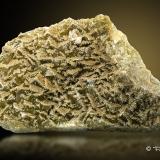 Fluorita + Calcita<br />Mina Matagalls (Minas de Sant Marçal), Sant Marçal, Viladrau, Comarca Osona, Gerona / Girona, Cataluña / Catalunya, España<br />58cm x 13cm x 35cm<br /> (Autor: Pere Alonso)