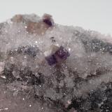 Rhodochrosite, Pyrite, Fluorite, QuartzMina Wutong, Liubao, Cangwu, Prefectura Wuzhou, Región Autónoma Guangxi Zhuang, China77 mm x 57 mm x 27 mm (Author: Don Lum)