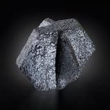 Hematite<br />Loi Shilman Valley, Mohmand District, Peshawar Division, Khyber Pakhtunkhwa Province, Pakistan<br />4 x 5 x 4 cm / main crystal: 4.8 cm.<br /> (Author: MIM Museum)