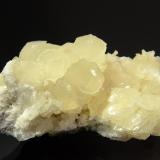 Calcite<br />Nashik District (Nasik), Maharashtra, India<br />8.2 x 5.6 x 4.0 cm<br /> (Author: Michael Shaw)