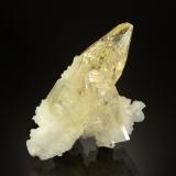 Calcite<br />Mumbai (Bombay), Mumbai District, Maharashtra, India<br />5.8 x 3.3 x 2.1 cm<br /> (Author: Michael Shaw)