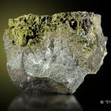 Epidota<br />Rialp, Comarca Pallars Sobirà, Lérida / Lleida, Cataluña / Catalunya, España<br />12cm x 10cm x 7cm<br /> (Autor: Pere Alonso)