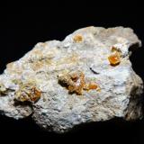 WulfenitaMina Stefanie, Zona minera Bleiberg, Bad Bleiberg, Distrito Villach-Land, Carintia/Kärnten, Austria6 x 3 cm. (Autor: Antonio P. López)