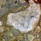 Analcima y gmelinitaLittle Plains Quarry, Weldborought, Tasmania (Australia)7 x 5 cm. (Autor: Felipe Abolafia)