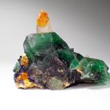 Fluorite, Muscovite, Quartz, Opal (variety hyalite)Monte Erongo, Usakos, Región Erongo, Namibia82 mm x 53 mm x 72 mm (Author: Don Lum)