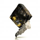 Siderita en OrtoclasaMunicipio Medina, Minas Gerais, Brasil32 x 30 x 41 cm / cristal principal: 32 cm (Autor: Museo MIM)