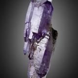 Cuarzo (variedad amatista)<br />Piedra Parada (Las Vigas), Municipio Tatatila, Veracruz (Veracruz de Ignacio de la Llave), México<br />2,5cm x 7,5cm x 1,5cm<br /> (Autor: Pere Alonso)