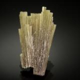 DiopsideMina Jeffrey, Asbestos, Les Sources RCM, Estrie, Québec, Canadá2.7 x 1.8 cm (Author: Michael Shaw)