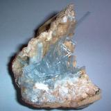 Celestine, Calcite<br />Costa de l'Aguda, Torà , Comarca Solsonès, Lérida / Lleida, Catalonia / Catalunya, Spain<br />67 mm x 50 mm. Mass: 95.2 g.<br /> (Author: Carles Millan)